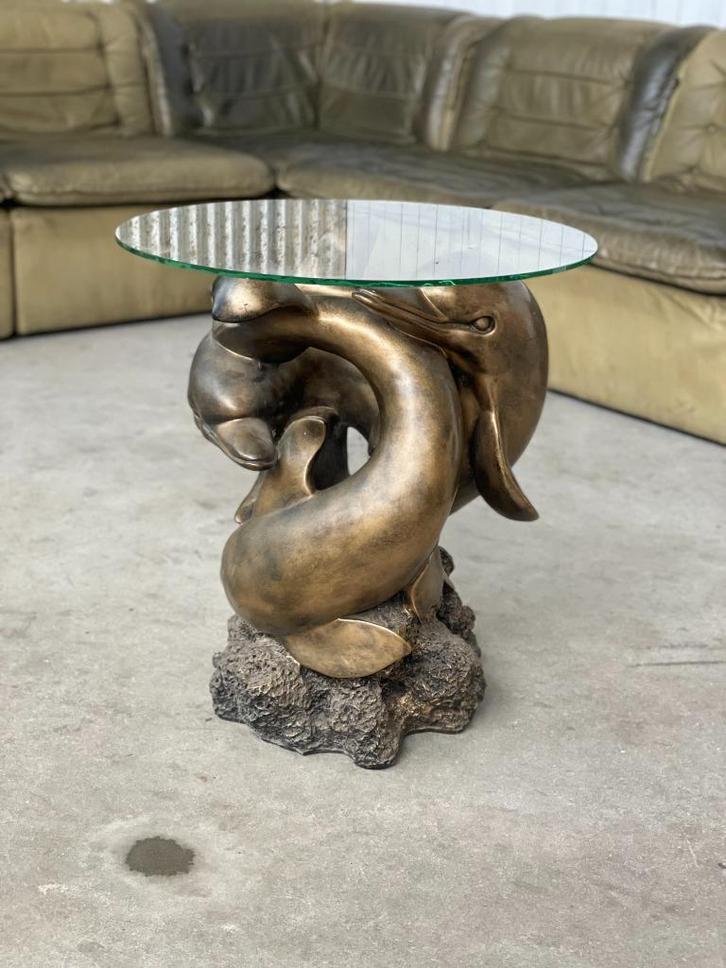 Vintage bijzettafel dolfijnen rond glas, 1970s, Antiek en Kunst, Antiek | Meubels | Tafels, Ophalen