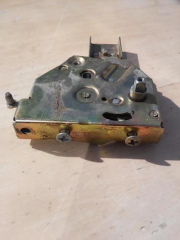 VW T3 Schuifdeurslot 251843654A en Trekdraad 251843721B beschikbaar voor biedingen