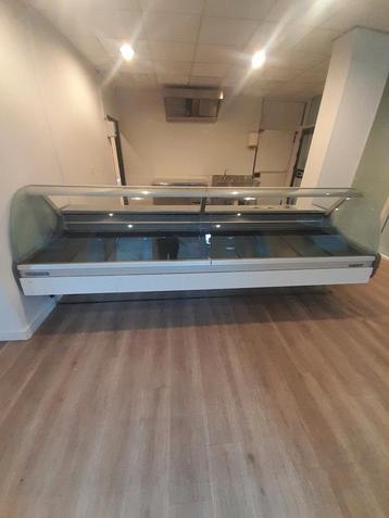 Koelvitrine beschikbaar voor biedingen