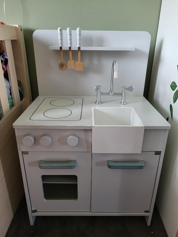 Speelgoed keuken van Petit Amelie, Kinderen en Baby's, Speelgoed | Speelkeukens, Gebruikt, Speelkeuken, Hout, Ophalen