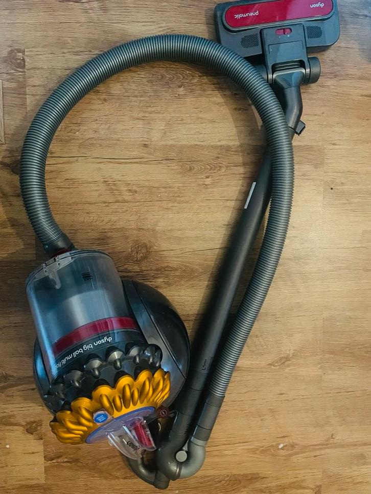 Dyson Stofzuiger - Goede Staat, Witgoed en Apparatuur, Stofzuigers, Gebruikt, Stofzuiger, 1200 tot 1600 watt, Reservoir, Ophalen of Verzenden