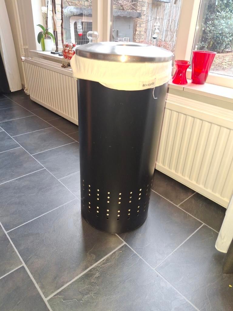 Brabantia zwarte wasmand, Huis en Inrichting, Badkamer | Badtextiel en Accessoires, Ophalen, Zwart