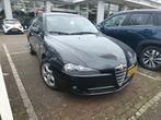Alfa Romeo 147 1.6 T.SPARK PROGRESSION met APK tot 21-1-26, Auto's, Alfa Romeo, Voorwielaandrijving, Stof, Gebruikt, Zwart