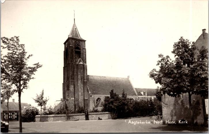 Ned. Herv. Kerk Aagtekerke - 5 ansichtkaarten, Verzamelen, Ansichtkaarten | Nederland, Gelopen, Zeeland, 1960 tot 1980, Verzenden