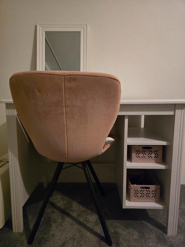Wit bureau met roze velours stoel - complete set, Huis en Inrichting, Bureaus, Zo goed als nieuw, Bureau-kast combinatie, IKEA