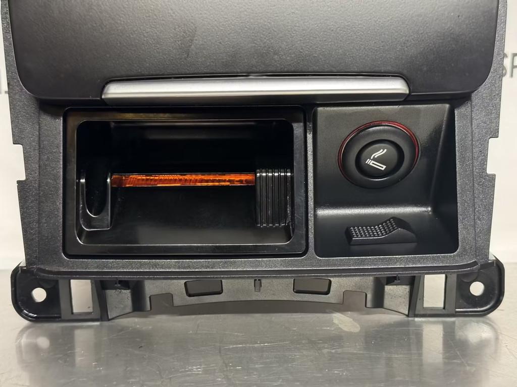 Audi a5 asbak met 12 volt aansteker, Auto-onderdelen, Interieur en Bekleding, Audi, Gebruikt, Ophalen of Verzenden