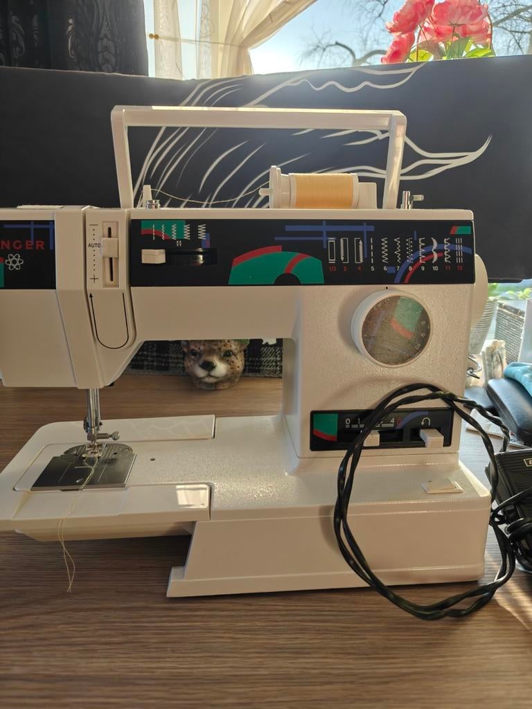 Singer Naaimachine - Gebruiksvriendelijk en Betrouwbaar, Ophalen, Gebruikt, Naaimachine, Singer