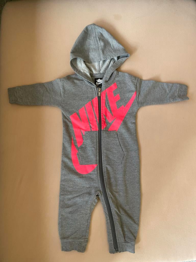 Nike Pak Maat 68-74, Ophalen of Verzenden, Gebruikt, Jongetje of Meisje, Pakje