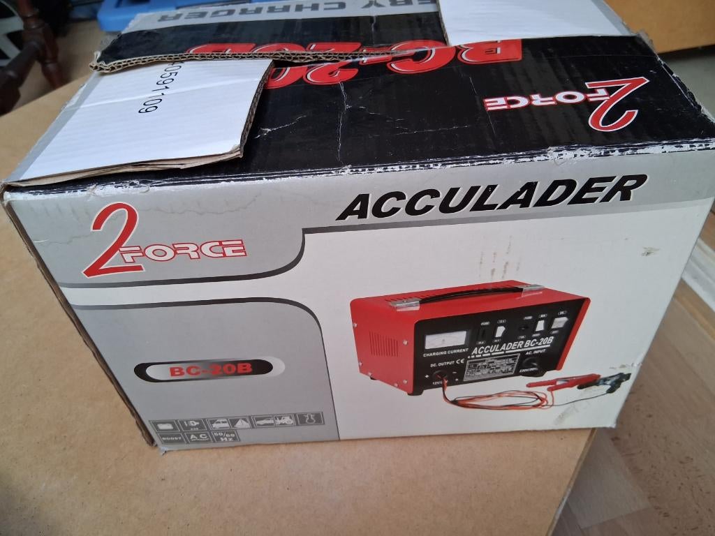 acculader, Auto-onderdelen, Accu's en Toebehoren, Ophalen of Verzenden, Gebruikt