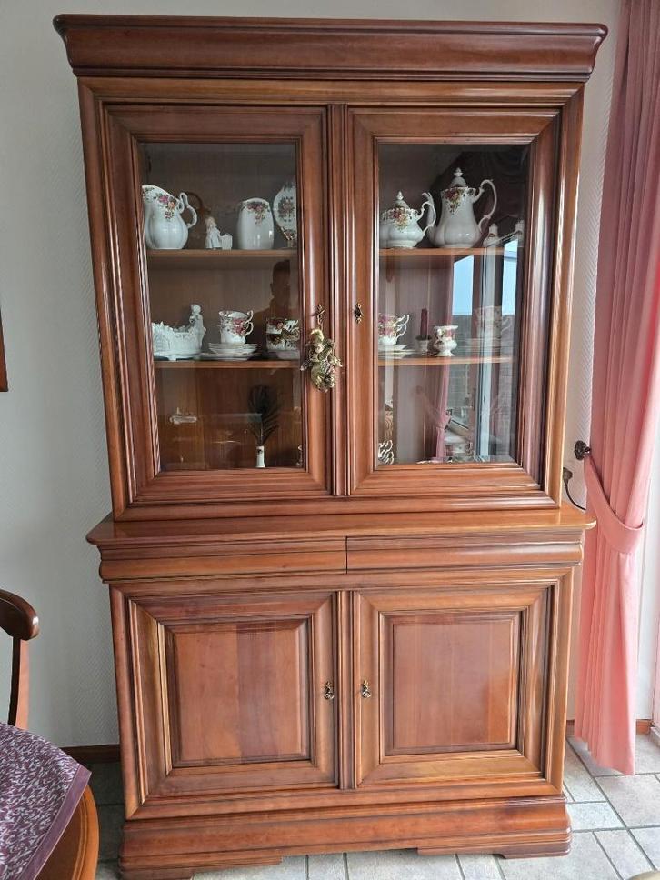 Zeer mooie Woonkamer kast, Huis en Inrichting, Kasten | Dressoirs, Zo goed als nieuw, 100 tot 150 cm, 25 tot 50 cm, Met lade(s)