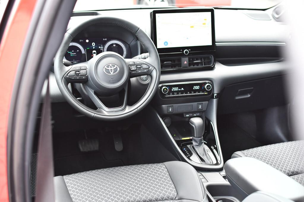 Toyota Yaris 1.5 Hybrid 130 Executive Automaat 130pk | Premi, 12 maanden, 450 kg, Hybride Elektrisch/Benzine, 3 cilinders