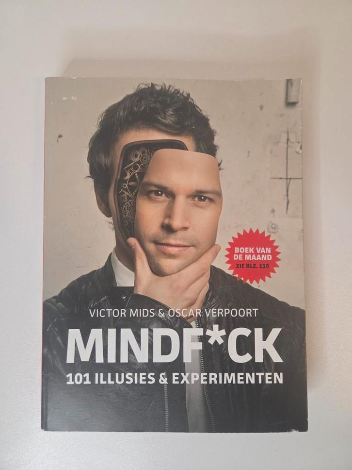 Mindf*ck – Victor Mids, Boeken, Humor, Zo goed als nieuw, Overige typen, Ophalen of Verzenden