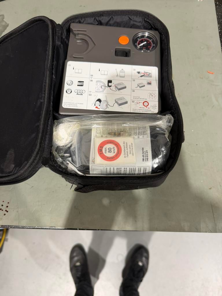 VAG compressor set compleet in verpakking  2K0 601 703, Auto diversen, Ophalen, Zo goed als nieuw