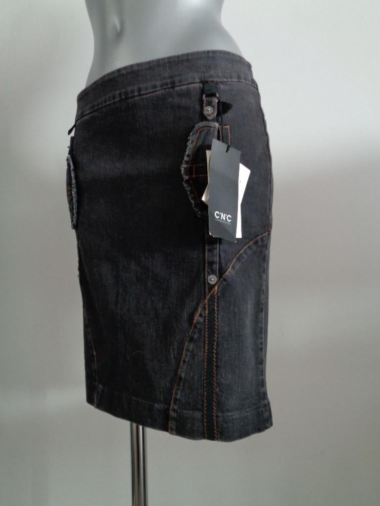 Costume National designer rok, IT440NL38 Nieuw, kaartjes, Zwart, Nieuw, Ophalen of Verzenden, Knielengte