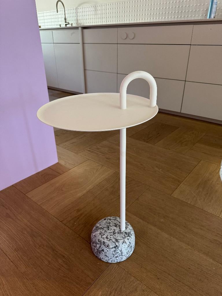 Hay bowler side table in perfecte staat, Minder dan 55 cm, Metaal of Aluminium, Rond, Zo goed als nieuw