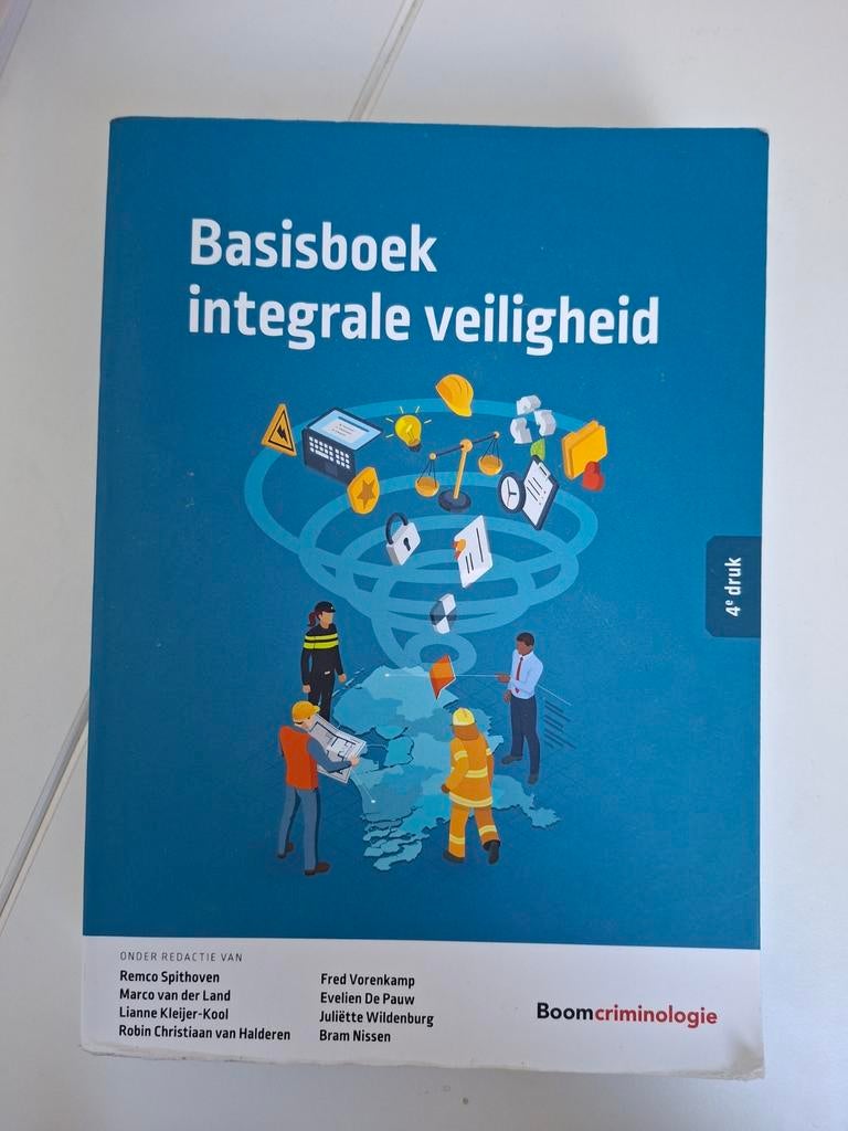 Basisboek Integrale Veiligheid - Zo goed als nieuw, Boeken, Studieboeken en Cursussen, Ophalen of Verzenden