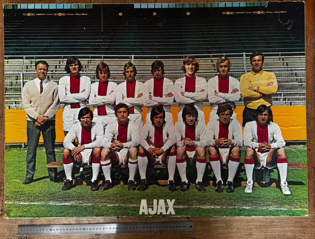 Ajax Cruijff poster 90x60 cm TEN BEL vliegreizen, Ophalen of Verzenden, Gebruikt, Ajax, Poster, Plaatje of Sticker