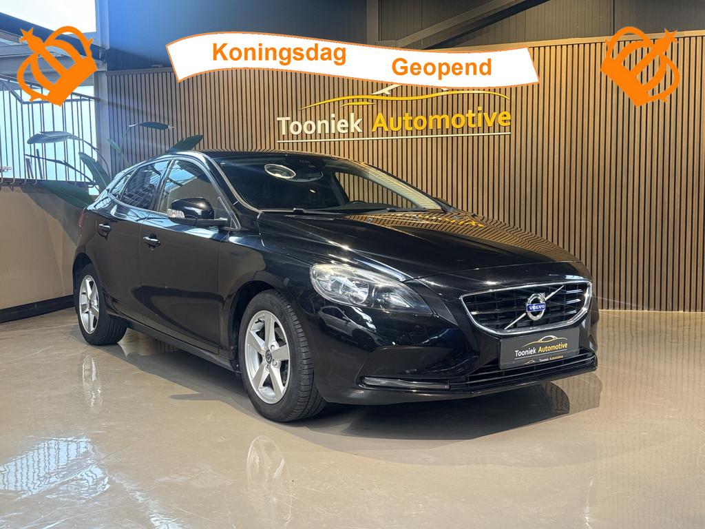 Volvo V40 2.0 D2 Nordic LmV Navigatie Airco (bj 2016), Auto's, Voorwielaandrijving, Stof, Gebruikt, 4 cilinders
