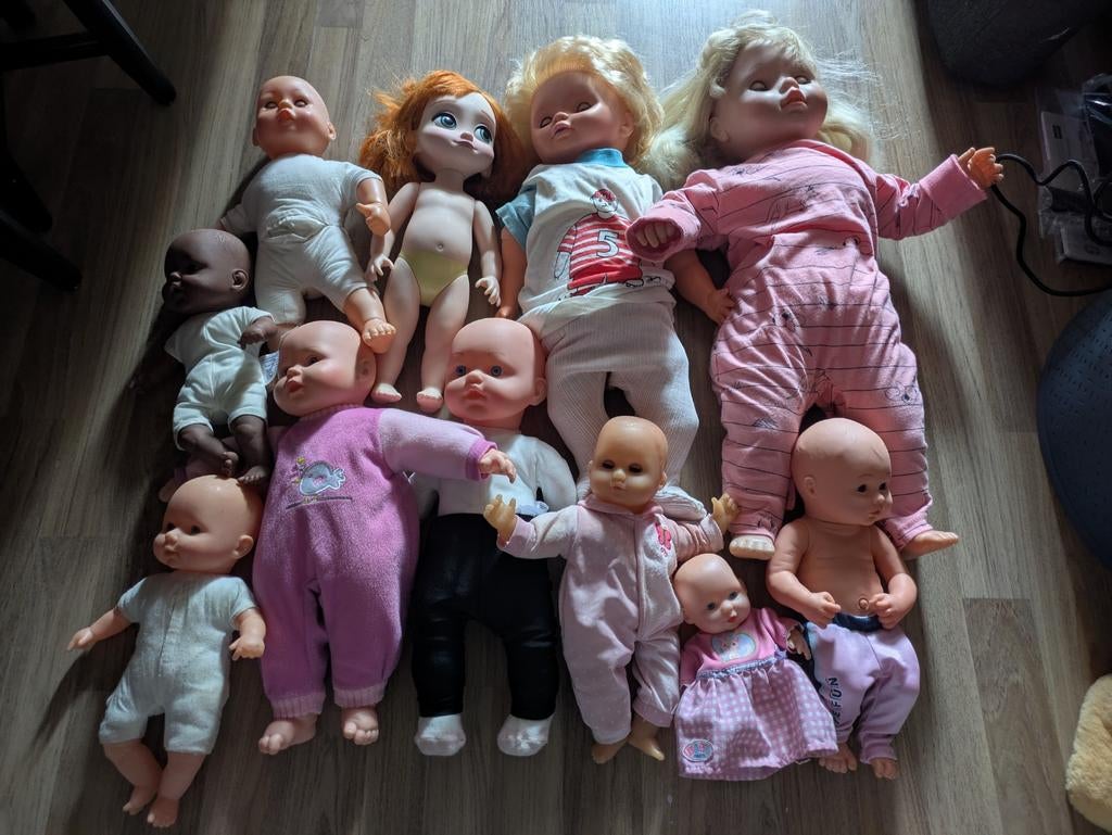 Grote collectie poppen en poppenspullentjes, Ophalen of Verzenden, Gebruikt, Babypop