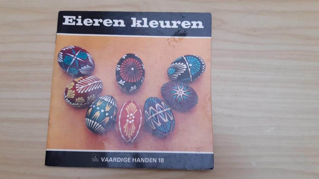 Eieren kleuren, vaardige handen, boek, Boeken, Ophalen of Verzenden, Gelezen, Tekenen en Schilderen