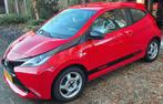 Toyota Aygo 1.0 Vvt-i 69pk 3D 2014 Rood, Voorwielaandrijving, Euro 5, Stof, 4 stoelen