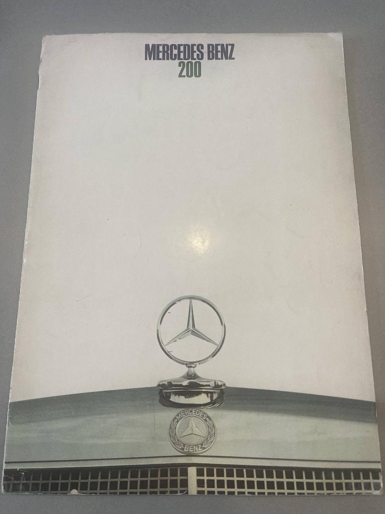 Mercedes Brochure W114 W115 200, Ophalen of Verzenden, Gelezen, Mercedes