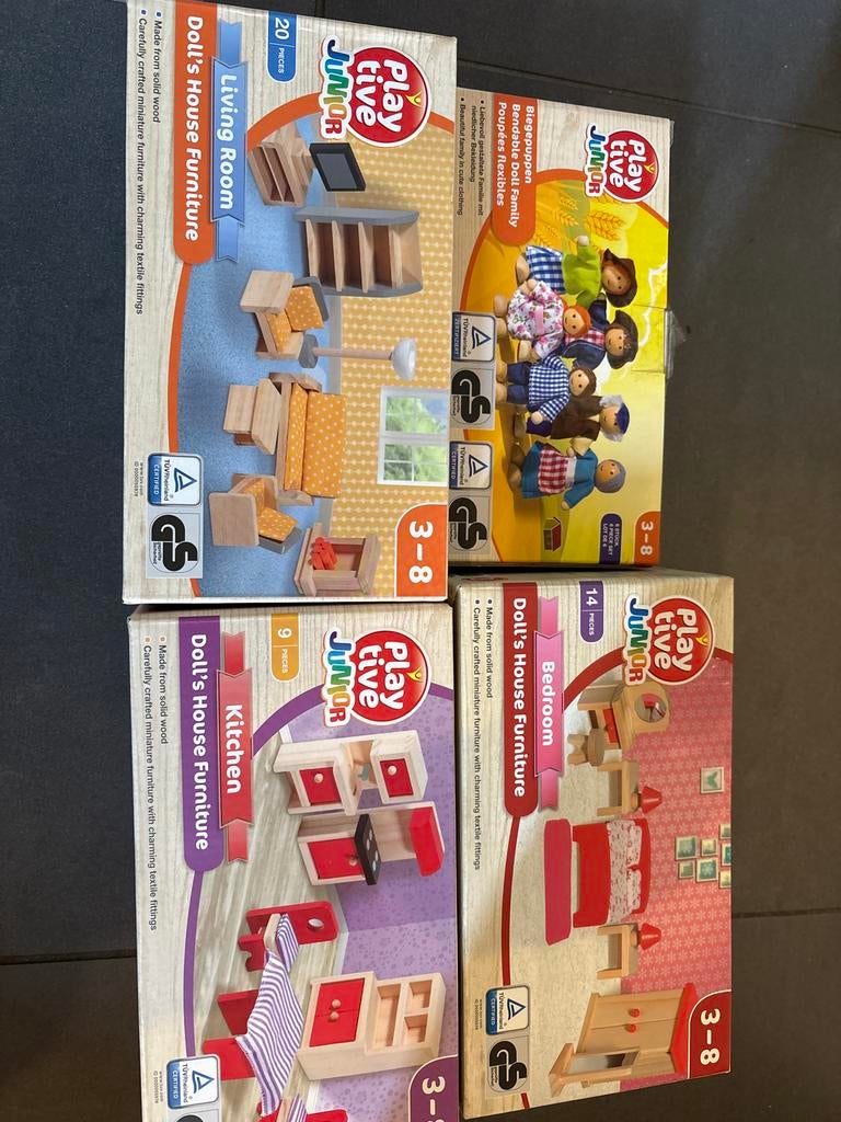 Poppenhuis meubels (woonkamer, slaapkamer, keuken) & poppen, Ophalen of Verzenden, Zo goed als nieuw, Toebehoren