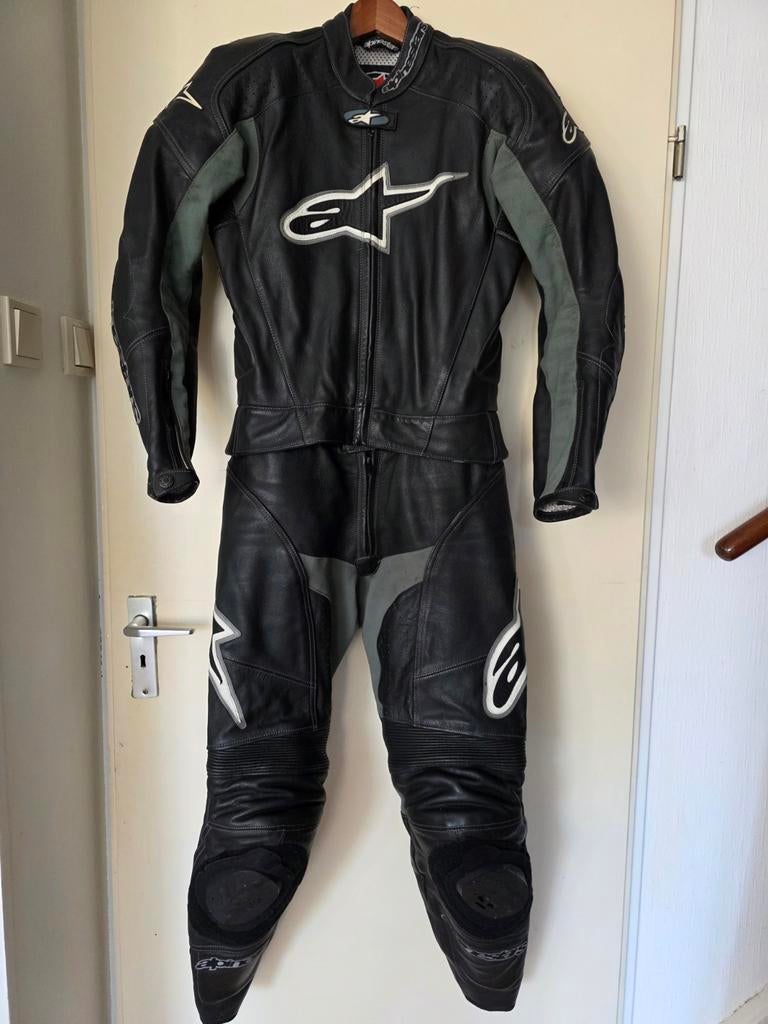 Alpinestars 2 delig leren pak, motorpak maat 48 racepak, Motoren, Kleding | Motorkleding, Ophalen, Tweedehands, Combipak