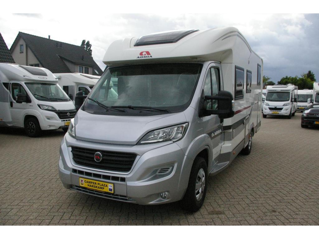 Adria Matrix Plus M 670 SL Enkele bedden, Hefbed, XXL Garage, Caravans en Kamperen, Campers, Afzuigkap, Ringverwarming, Fiat, Airbags