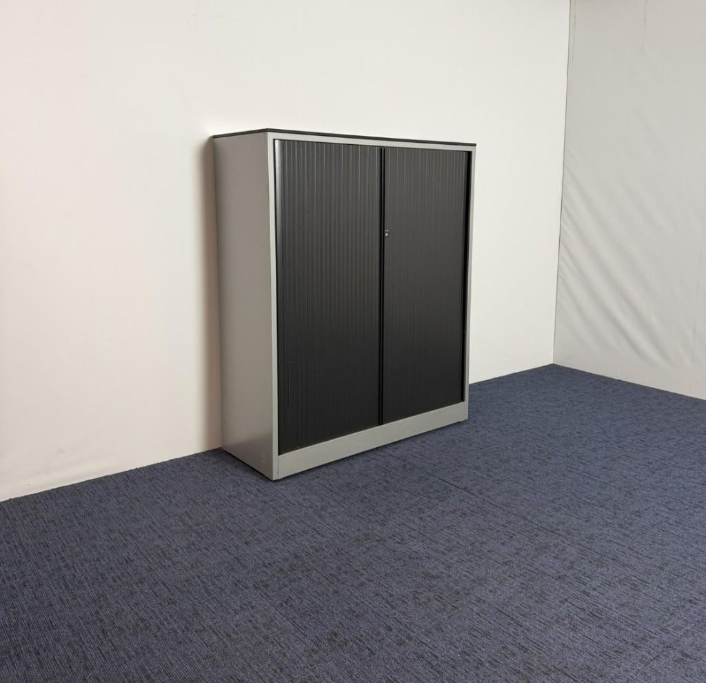 Roldeurkast Ahrend, aluminium/zwart, H144 x B120 x D45 cm., Ophalen, Gebruikt