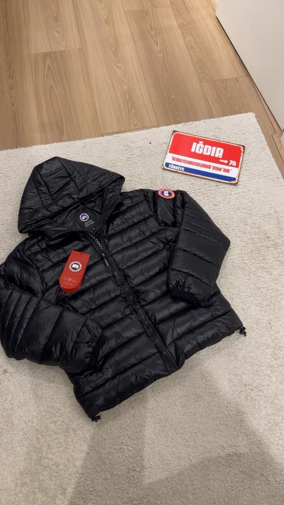 Canada Goose Crofton zwart - rode logo maat M OP VOORRAAD, Ophalen of Verzenden, Nieuw, Maat 48/50 (M), Zwart