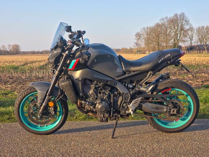 Yamaha MT-09 ( Bj 2022 ) comfort zadel en Shark uitlaat, Motoren, Motoren | Yamaha, Particulier, Naked bike, meer dan 35 kW, 3 cilinders