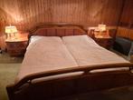 groot tweepersoonsbed in hout met nachtkastjes, Gebruikt, Bruin, Tweepersoons, Overige maten