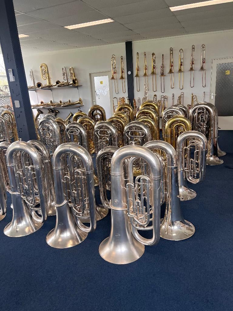 Wij hebben verschillende Bes / Es TUBA'S op voorraad!, Ophalen, Gebruikt, Bes-tuba