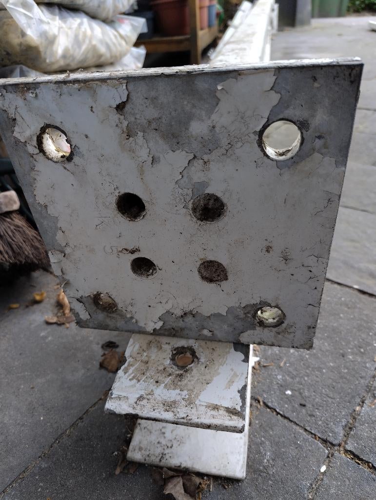 3 stalen staanders voor bijv. een carport, Ophalen, Gebruikt