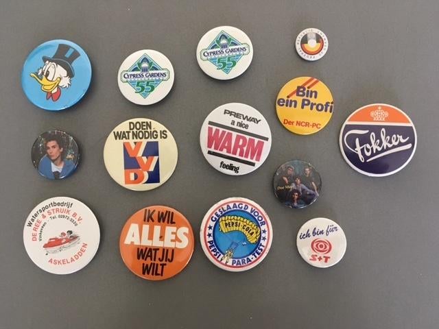 verschillende buttons / speldjes, Ophalen of Verzenden, Zo goed als nieuw, Overige onderwerpen, Button