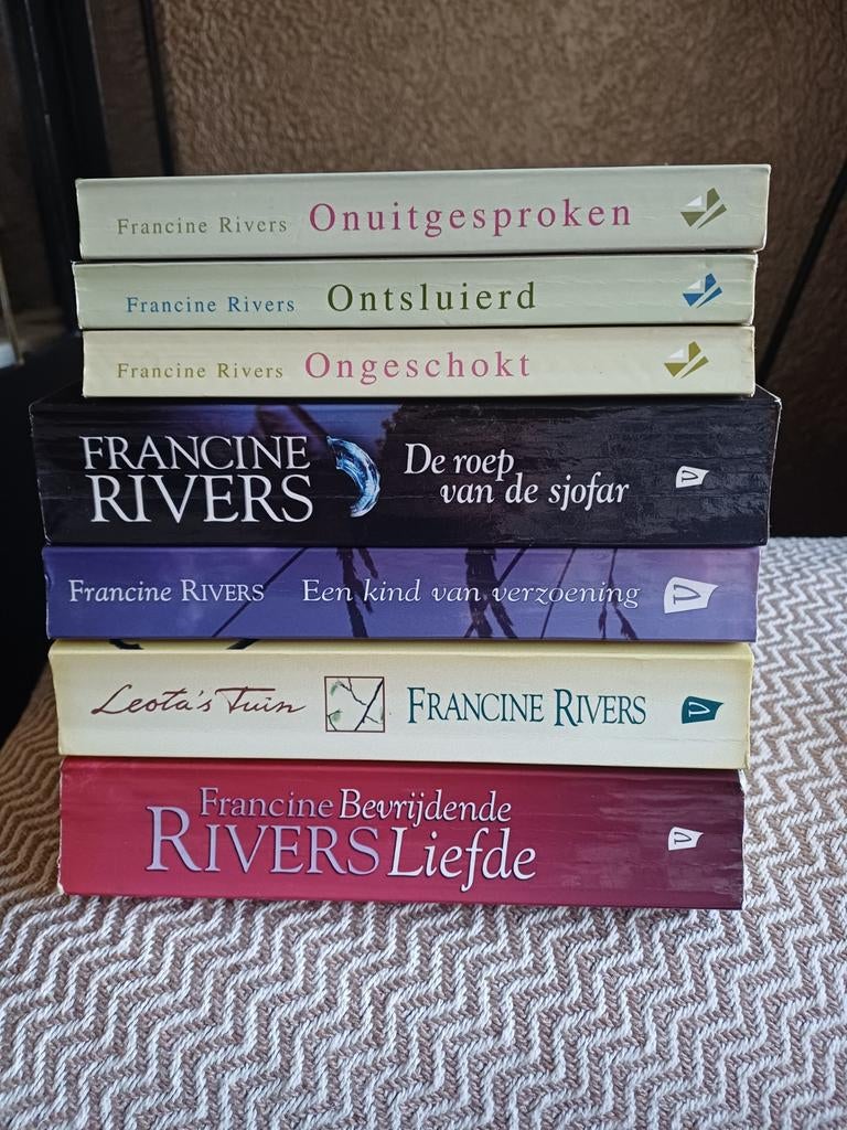 Boeken Francine Rivers, Ophalen, Zo goed als nieuw
