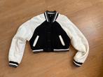 Baseball kort jasje gevoerd met drukkers ecru/ black maat XS, Ophalen of Verzenden, Zo goed als nieuw