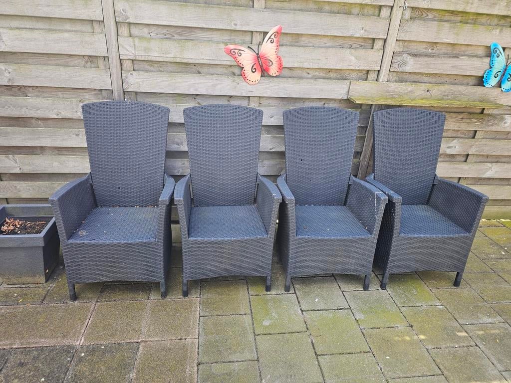 Gratis 4 grijze kunststof tuinstoelen, Tuin en Terras, Tuinstoelen, Ophalen, Gebruikt, Kunststof