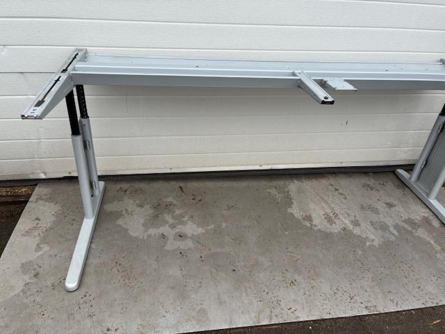 Los bureau frame in hoogte verstelbaar., Huis en Inrichting, Bureaus, Gebruikt, Bureau, In hoogte verstelbaar, Ophalen