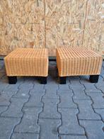 2 rieten poefjes, Huis en Inrichting, Ophalen, Zo goed als nieuw, Rechthoekig, Minder dan 50 cm