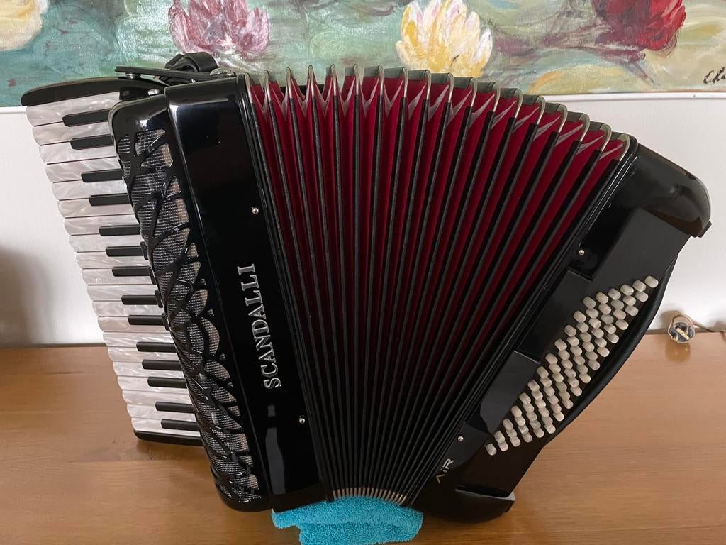 Bijna splinternieuwe Scandalli Air 72 bassen, Ophalen of Verzenden, Zo goed als nieuw, 72-bas, Overige merken