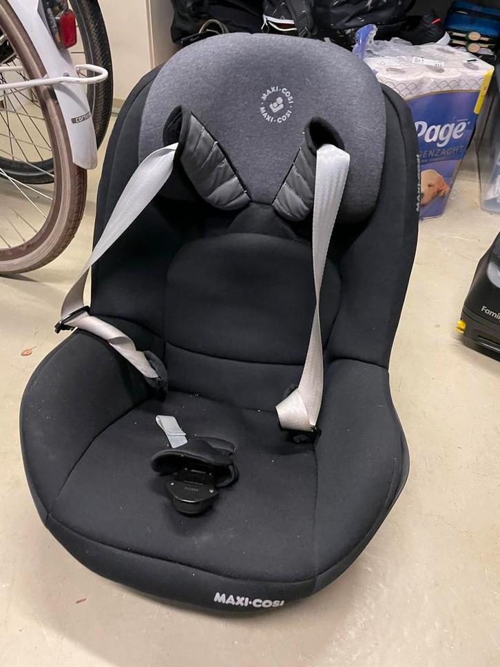 Maxi-Cosi Pearl met FamilyFix isofix base, Kinderen en Baby's, Autostoeltjes, Gebruikt, Maxi-Cosi, 9 t/m 18 kg, Isofix, Slaapstand