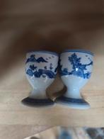 Set van 2 Delfts blauwe eierdopjes met landschap