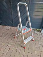 Te koop Altrex huishoudtrapje, Doe-het-zelf en Verbouw, Ladders en Trappen, Ophalen of Verzenden, Minder dan 2 meter