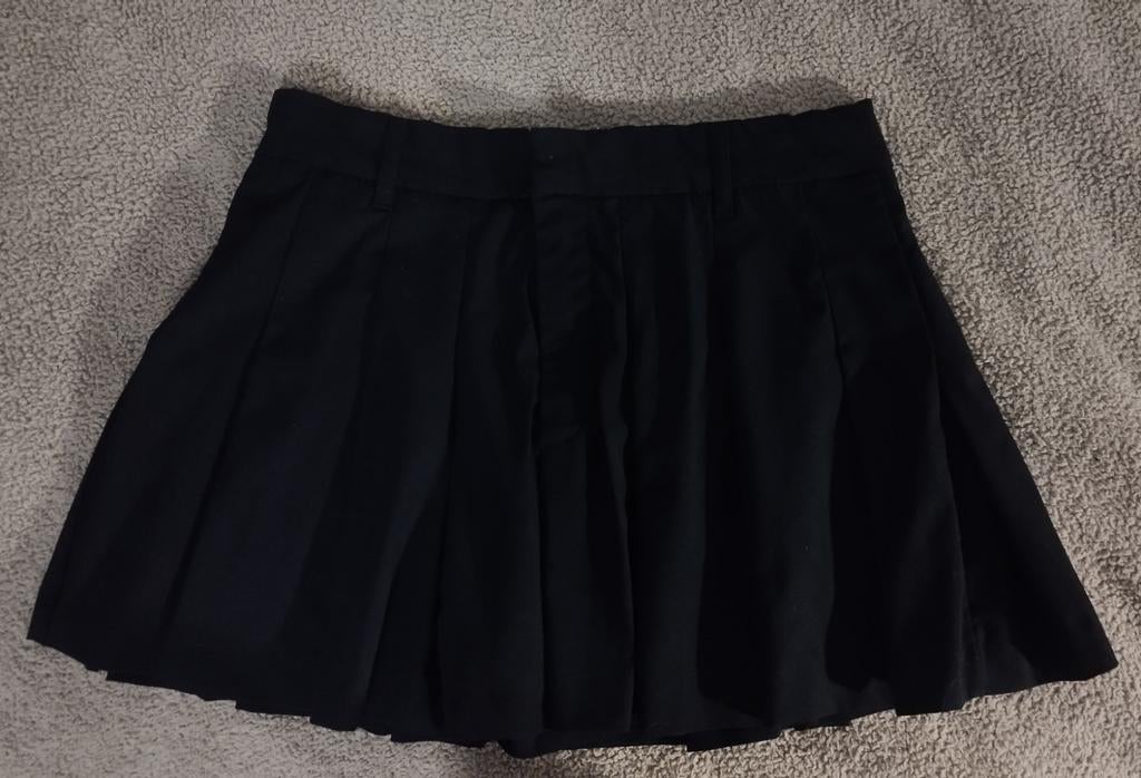 Zara korte broek-rok - Zwart - Goede staat, Kleding | Dames, Rokken, Maat 38/40 (M), Ophalen of Verzenden, Gedragen, Boven de knie