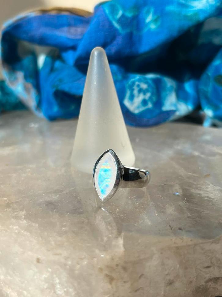 Maansteen regenboog beschermt intuïtie balans uniek magie, Sieraden, Tassen en Uiterlijk, Ringen, Nieuw, Dame of Heer, 17 tot 18