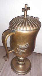 Bronzen kan met deksel en kruis, Ophalen, Brons