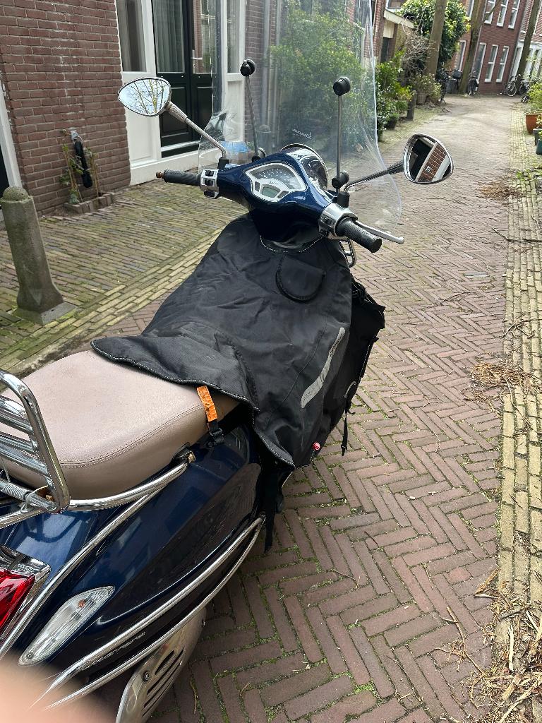 Piaggio Vespa Primavera 2014 - 45 km/uur donkerblauw, Fietsen en Brommers, Scooters | Vespa, Ophalen, Gebruikt, Overige modellen