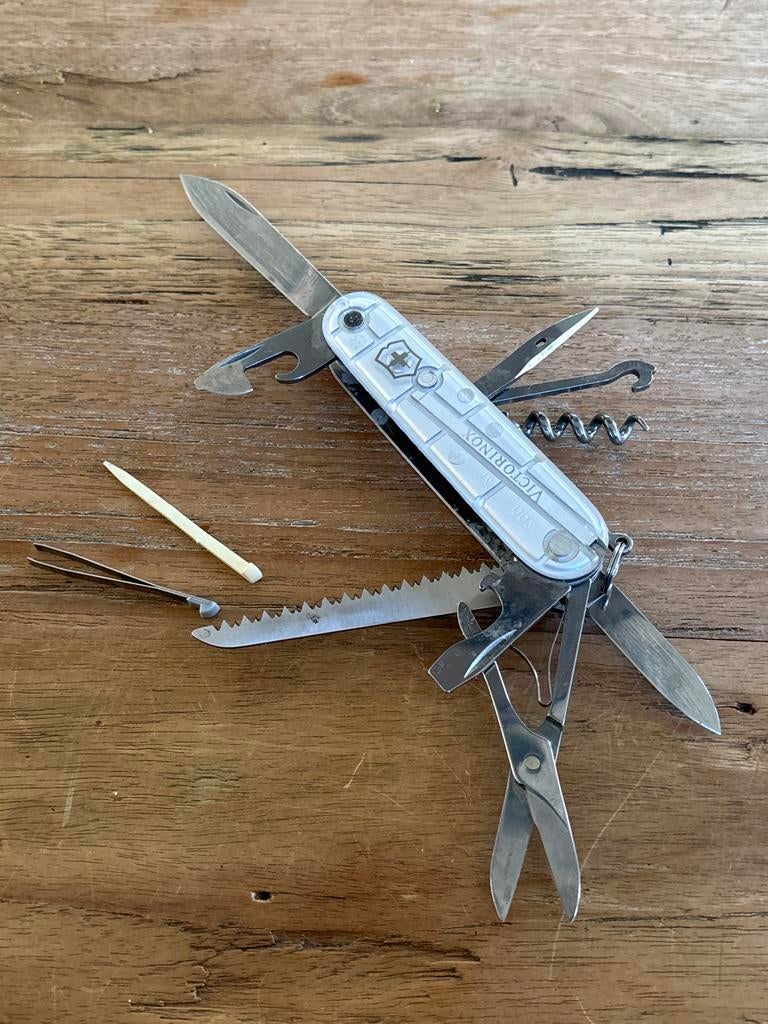 Victorinox Huntsman Transparant Zwitsers Zakmes (€20), Caravans en Kamperen, Kampeergereedschap, Ophalen of Verzenden, Gebruikt